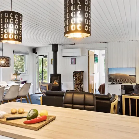 Holiday home Kenny - 750m From The Sea By Interhome *
