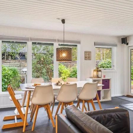 Kenny - 750m From The Sea By Interhome