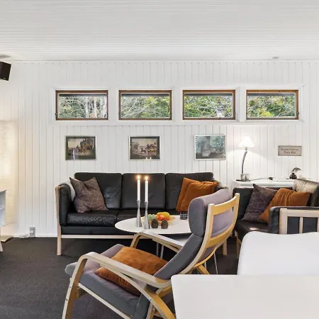 Kenny - 750m From The Sea By Interhome